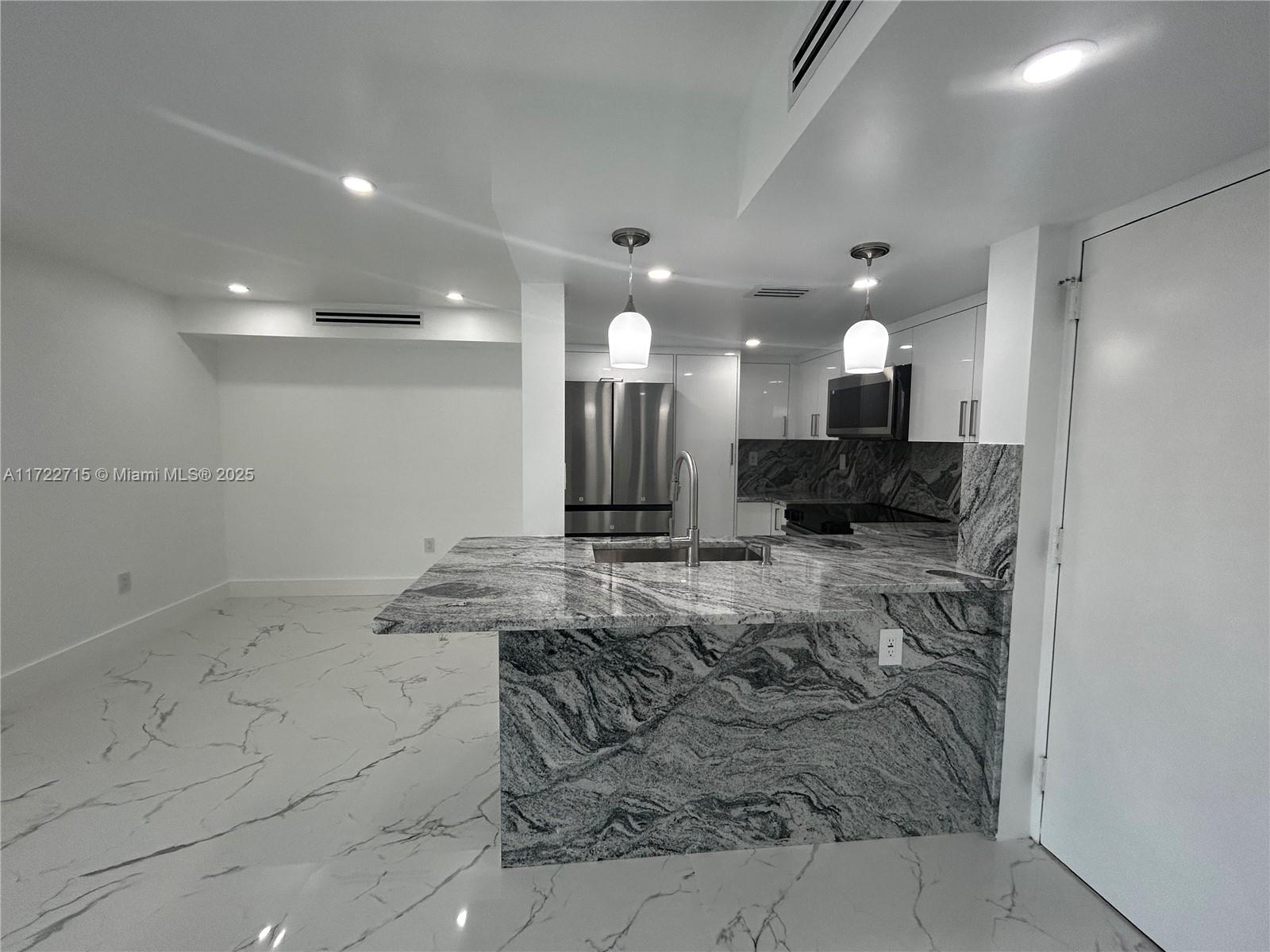 INTERNATIONAL PARK CONDO - Residential Lease