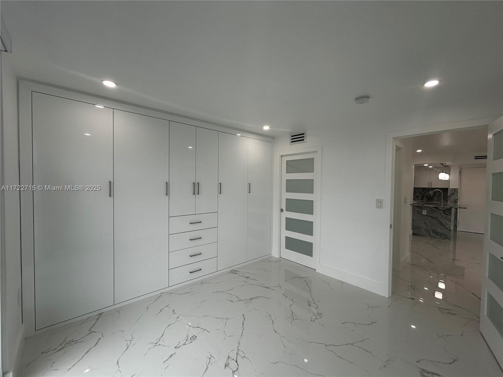 INTERNATIONAL PARK CONDO - Residential Lease
