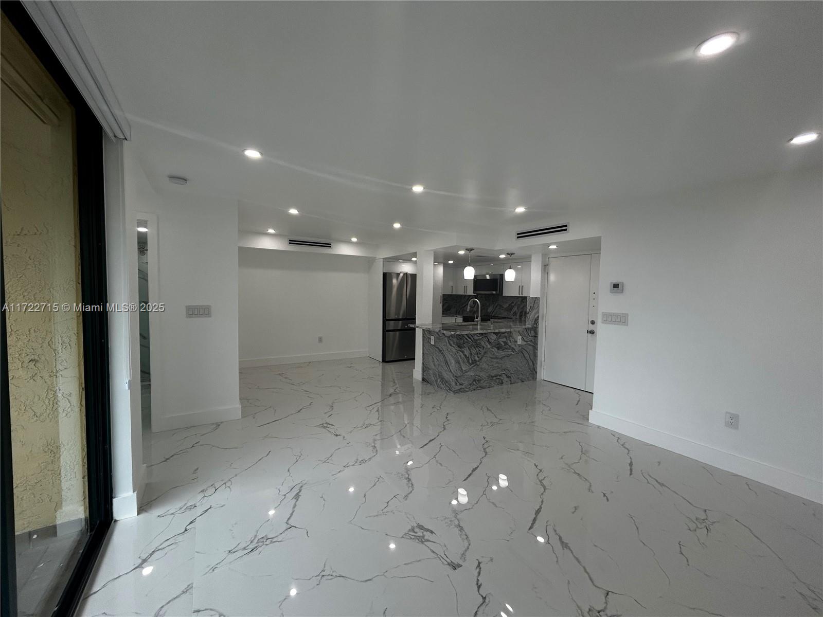 INTERNATIONAL PARK CONDO - Residential Lease