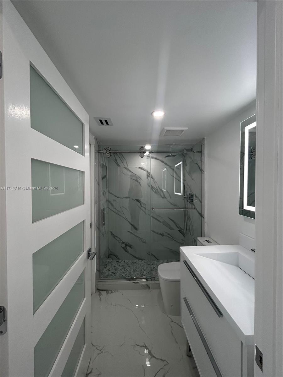 INTERNATIONAL PARK CONDO - Residential Lease