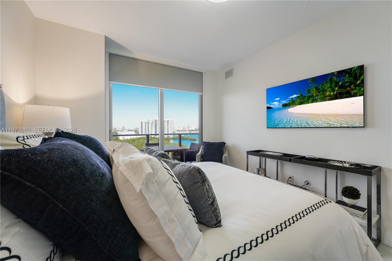 THE HARBOUR NORTH CONDO - Residential