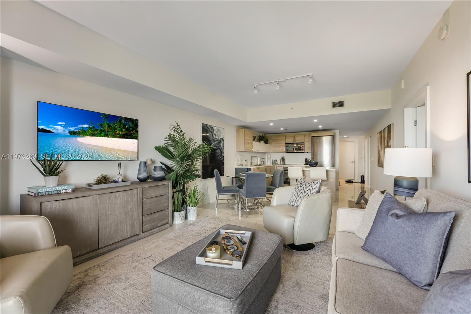 THE HARBOUR NORTH CONDO - Residential