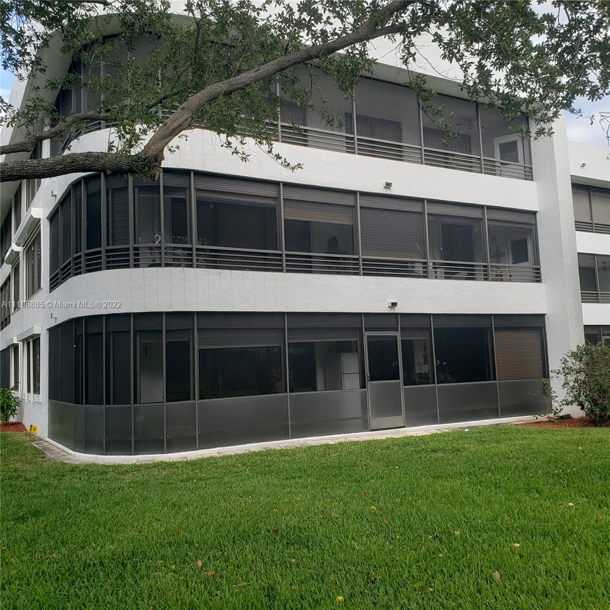 SHERIDAN BY THE BEACH CON - Residential
