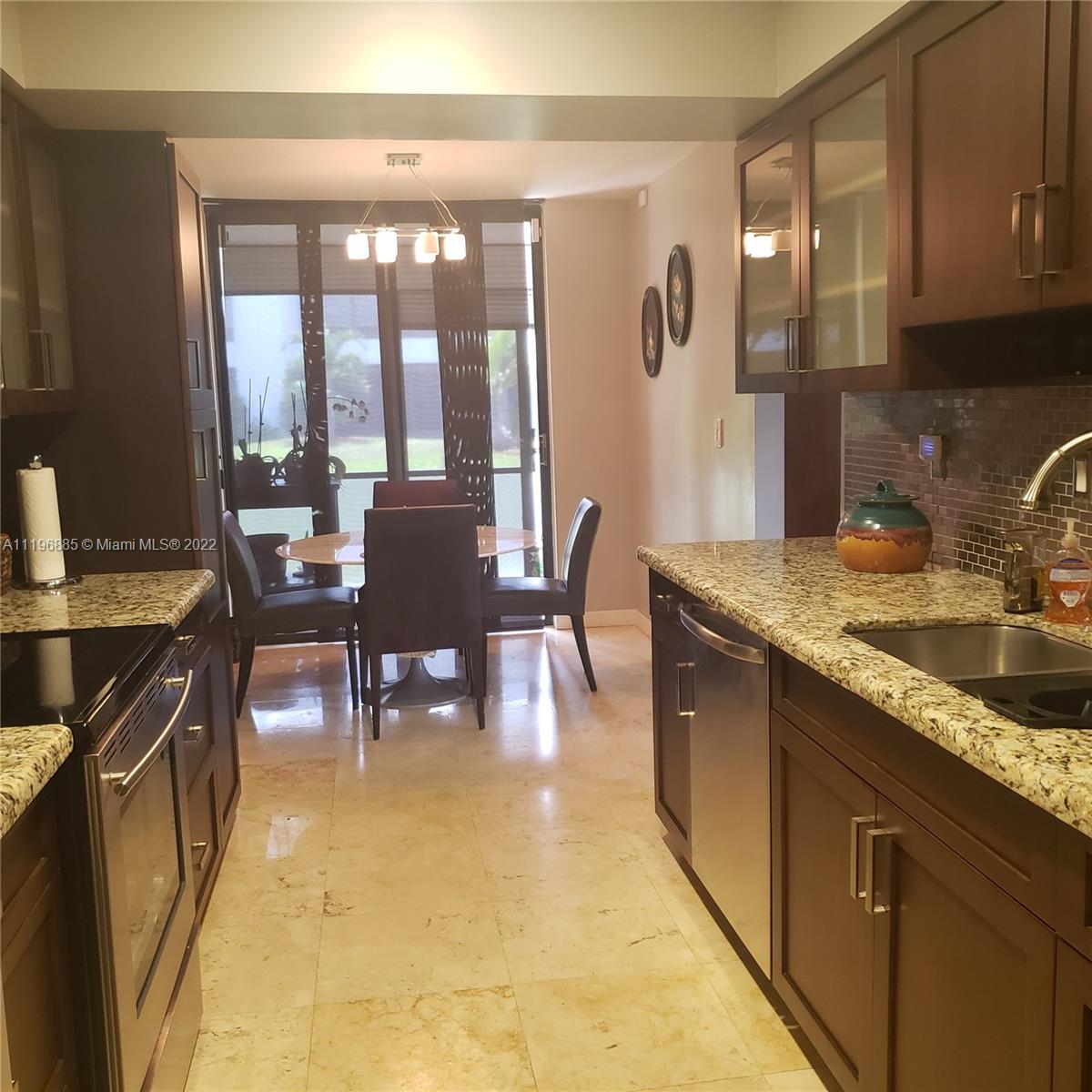 SHERIDAN BY THE BEACH CON - Residential
