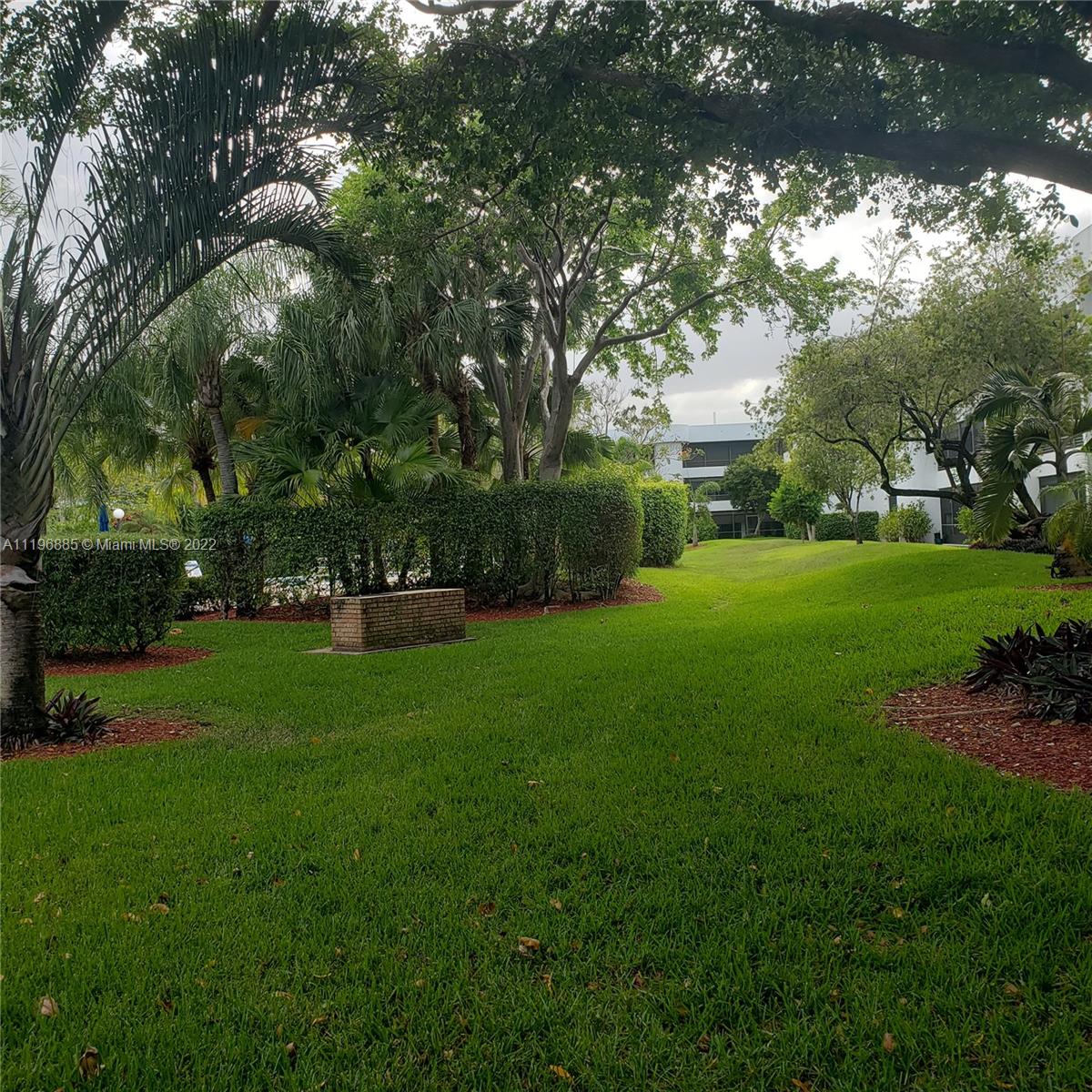 SHERIDAN BY THE BEACH CON - Residential