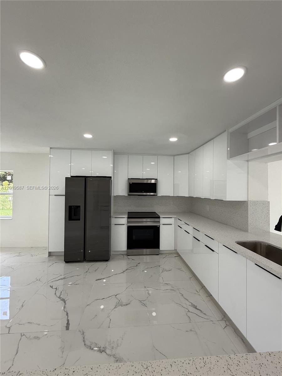 3RD ADDN TO STARLIGHT - Residential