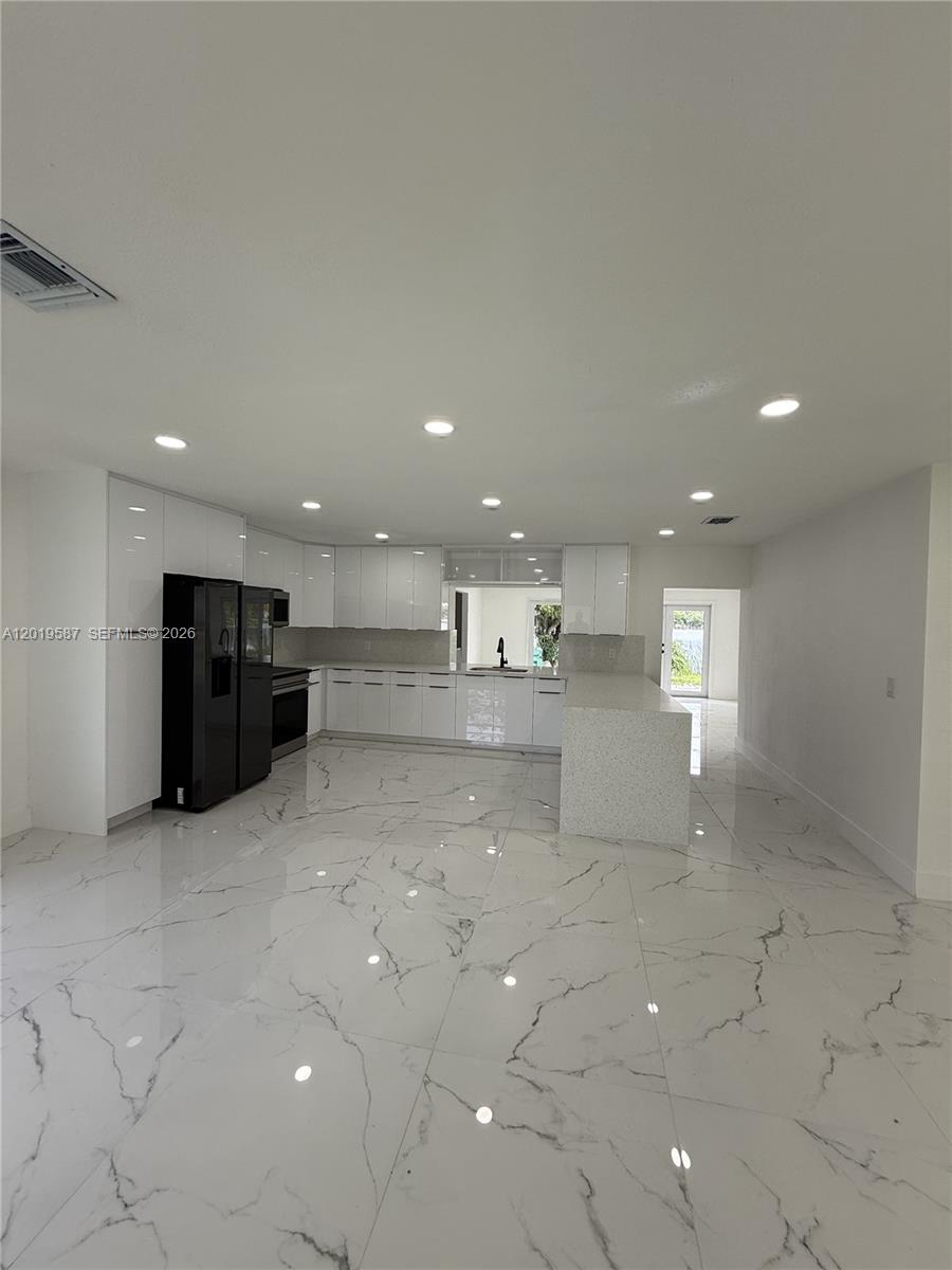3RD ADDN TO STARLIGHT - Residential