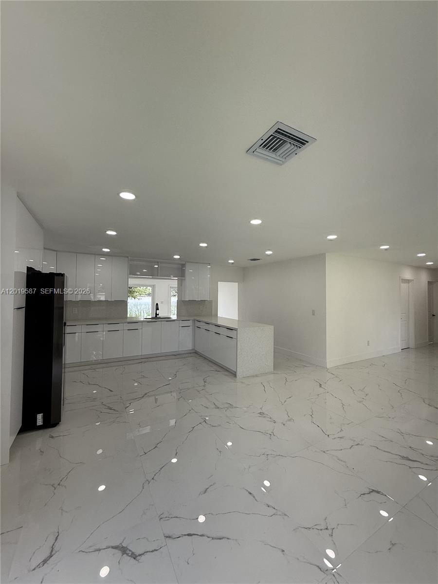 3RD ADDN TO STARLIGHT - Residential