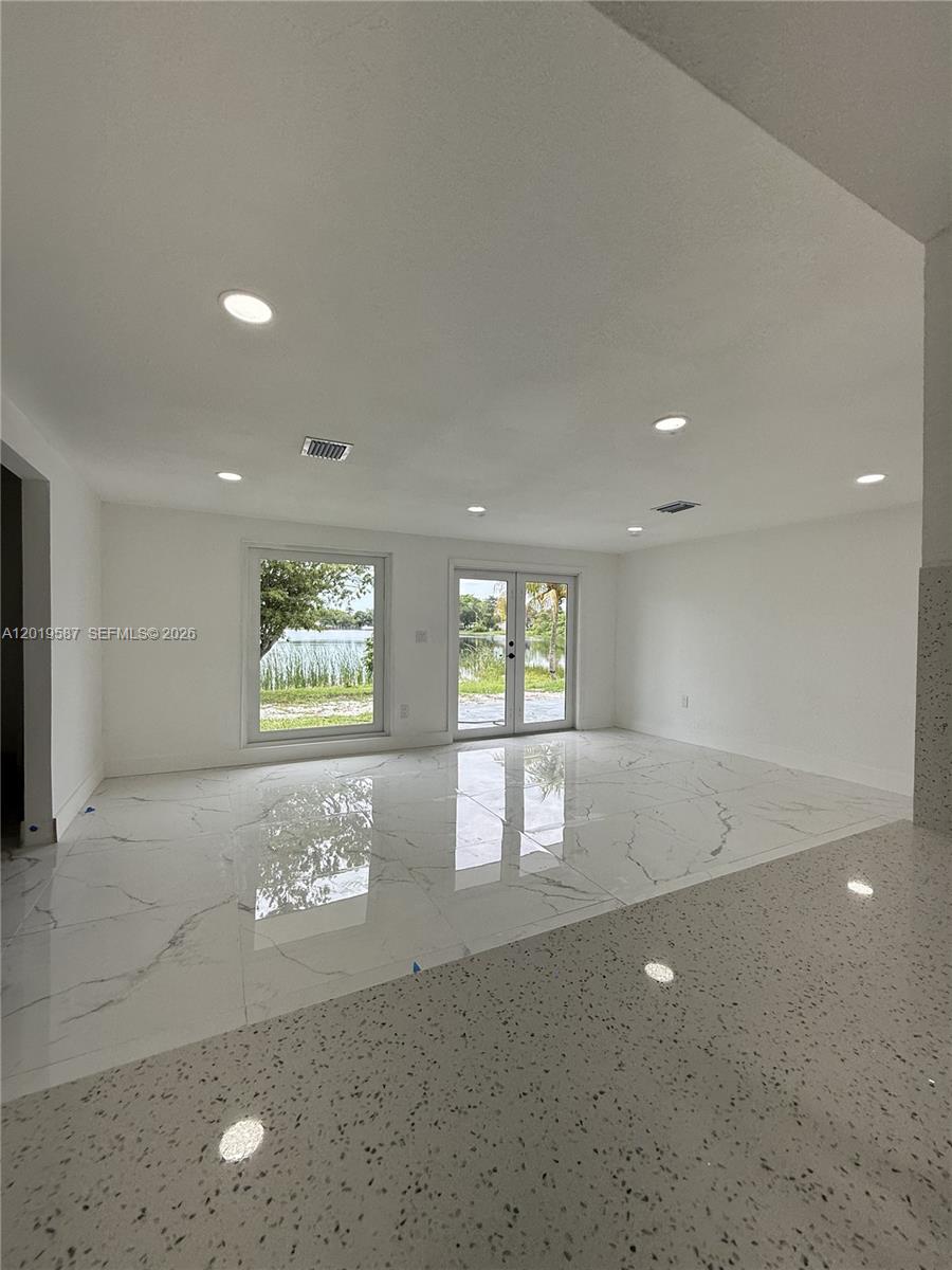 3RD ADDN TO STARLIGHT - Residential