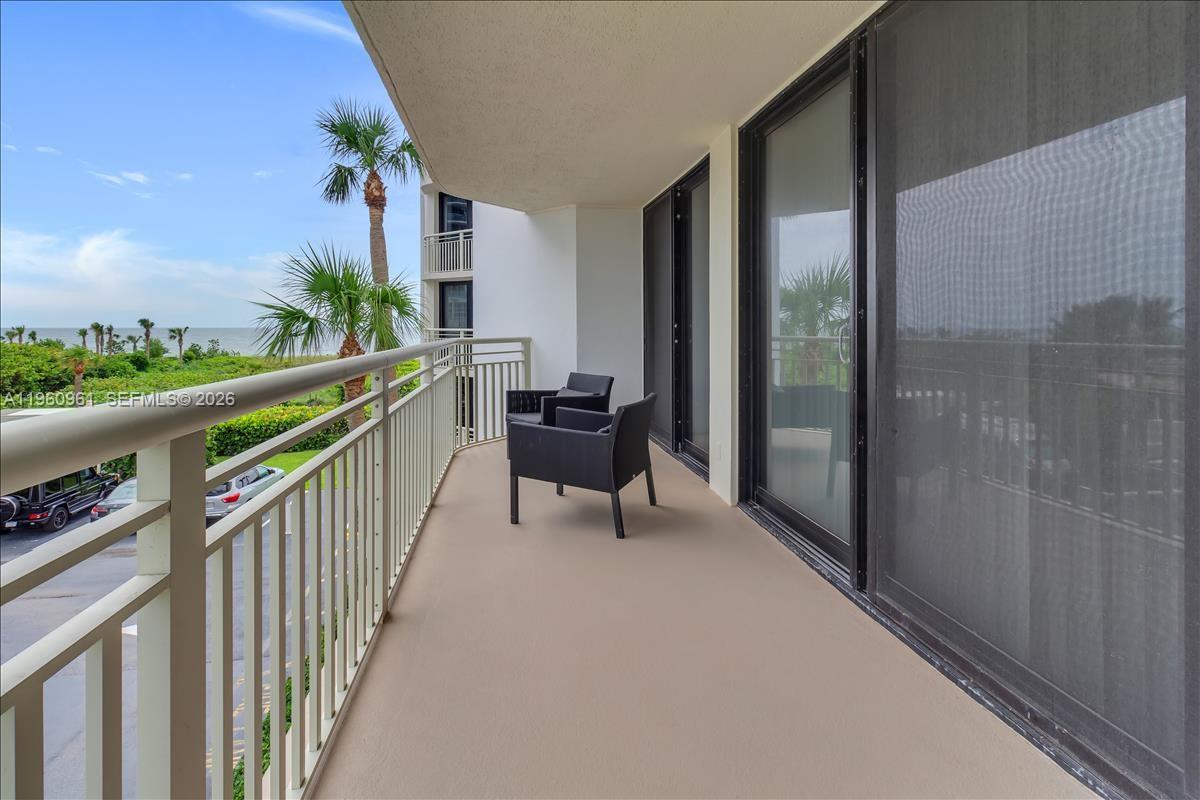 TIARA CONDO - Residential
