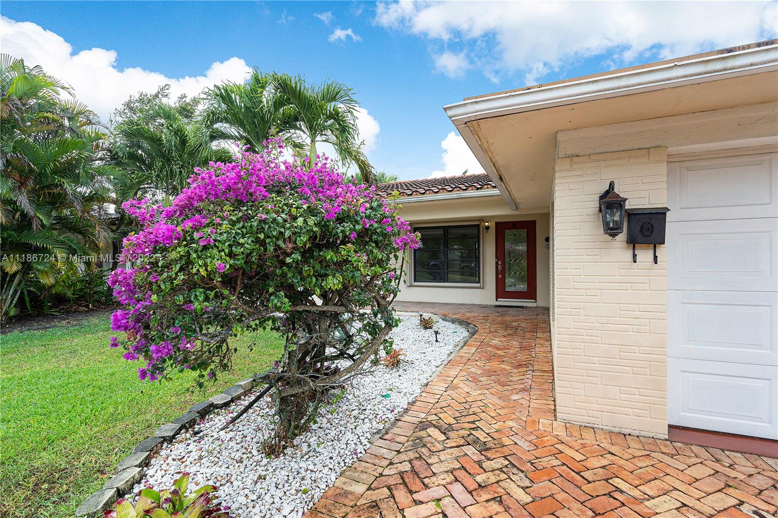 RIVER RIDGE - Residential