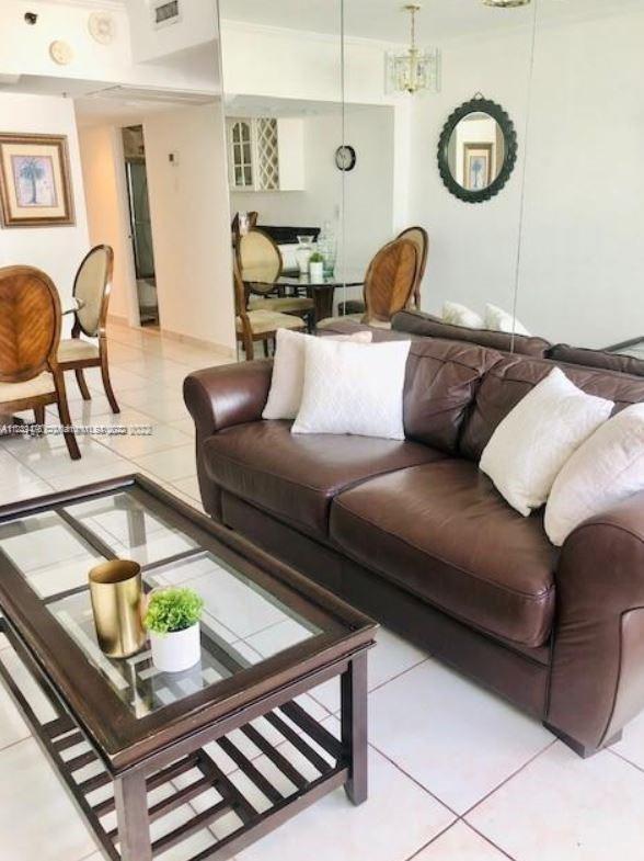 **SPECIAL PRICE FOR LOW SEASON (AUGUST THRU NOVEMBER) *** JR. Studio, AT THE FAMOUS DECOPLAGE BUILDING WITHING WALKING DISTANCE TO THE BEACH AND THE MOST TRENDY RESTAURANTS AND PLACES IN SOUTH BEACH.  WHERE LINCOLN RD MEETS THE OCEAN , ACROSS FROM THE RITZ CARLTON AND NEXT TO THE LOWES HOTEL. RENOVATED HEATED POOL AND GYM.** FULLY FURNISHED UNIT** (WATER, SEWER , CABLE, WIFI AND VALET PARKING SPACE INCLUDED IN THE RENT)**  Rent price may vary for short term rentals (less than 6 months) and winter season (NOVEMBER - APRIL)* $180.00 Move out cleaning fee will be paid upfront*