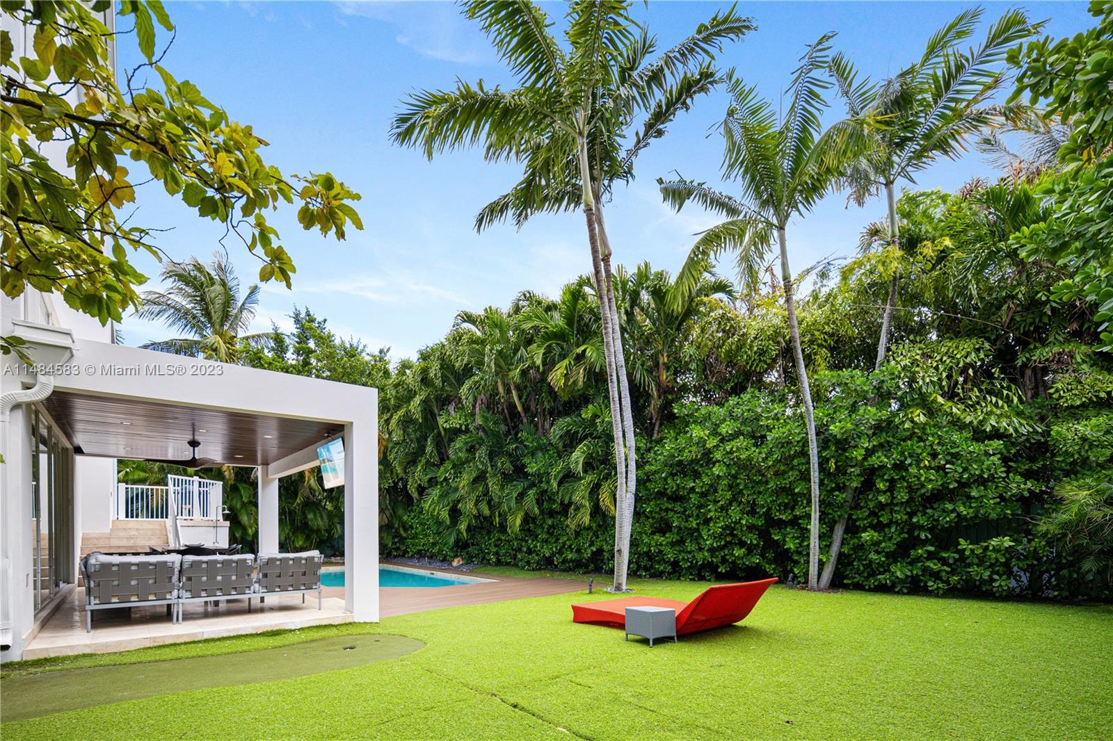 TROPICAL ISLE HOMES SUB 3 - Residential
