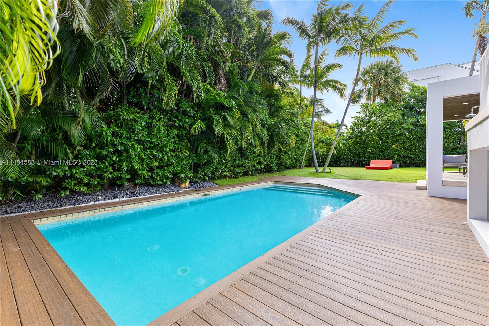 TROPICAL ISLE HOMES SUB 3 - Residential