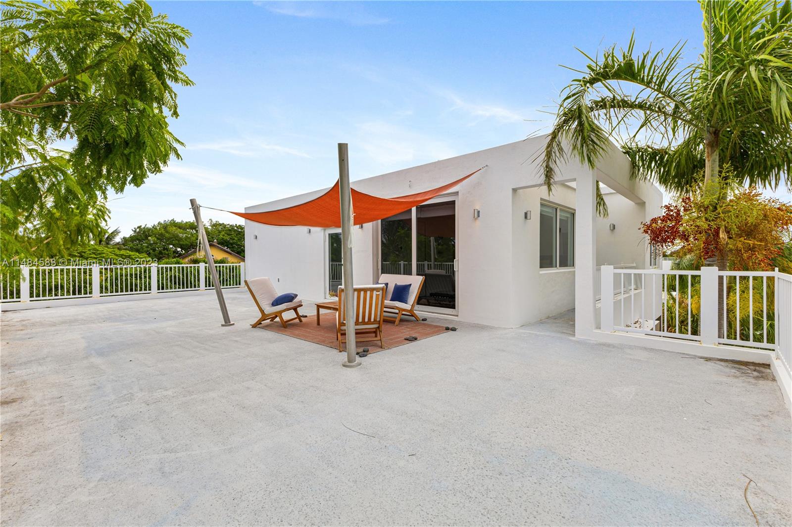 TROPICAL ISLE HOMES SUB 3 - Residential