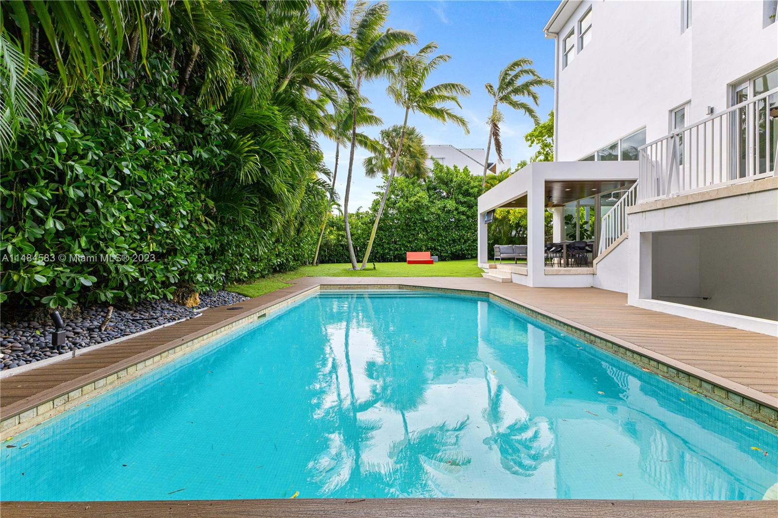 TROPICAL ISLE HOMES SUB 3 - Residential