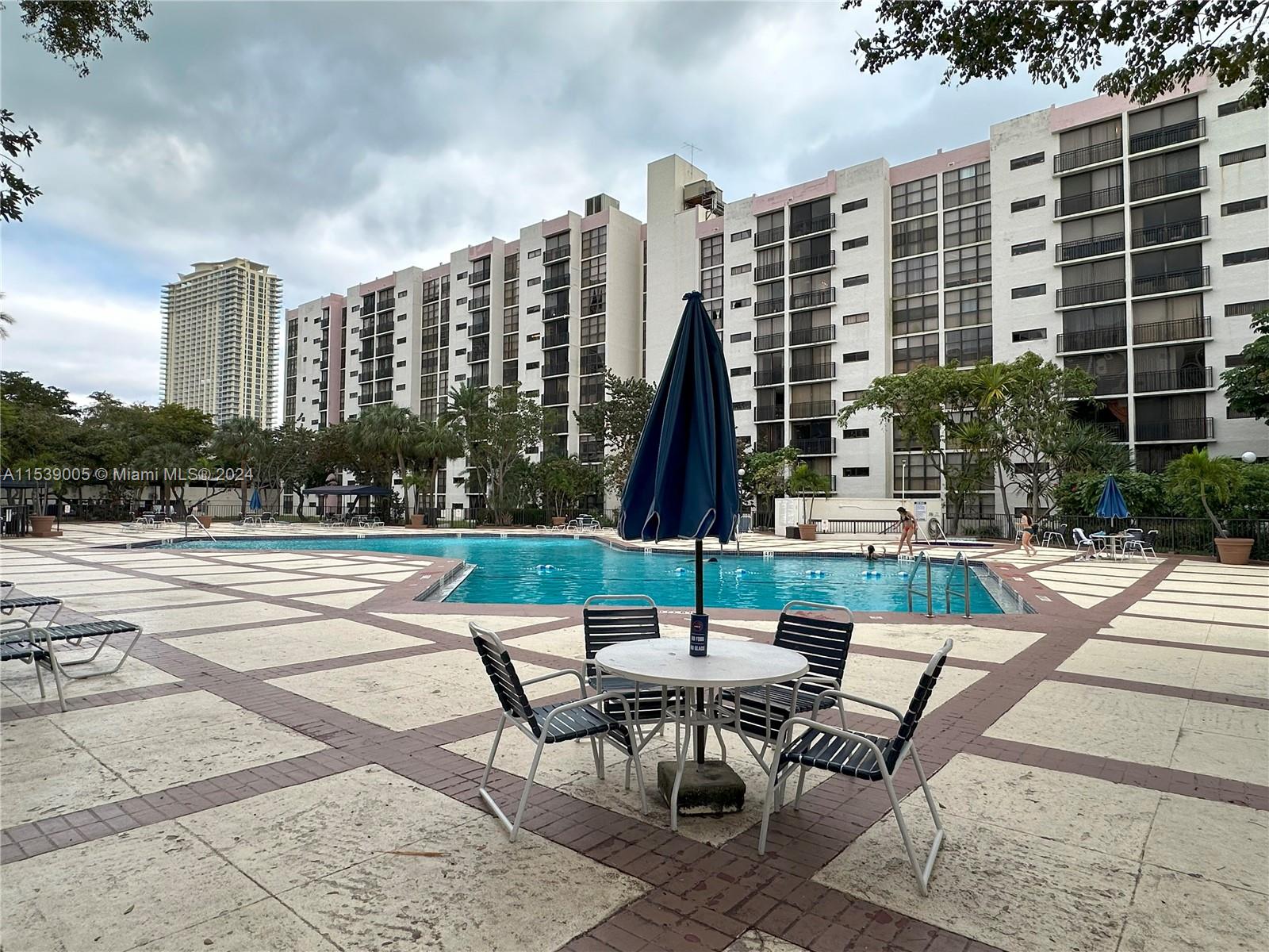 PLAZA OF AMERICAS CONDO P - Residential