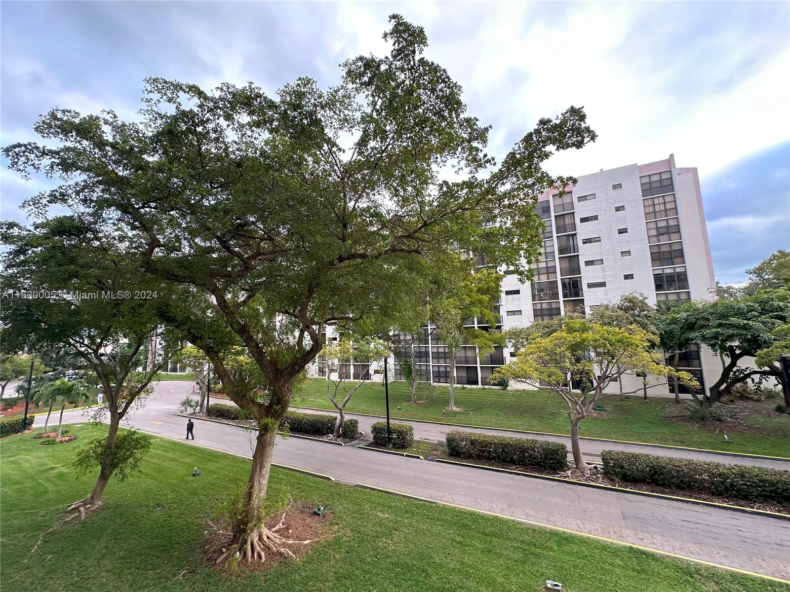 PLAZA OF AMERICAS CONDO P - Residential