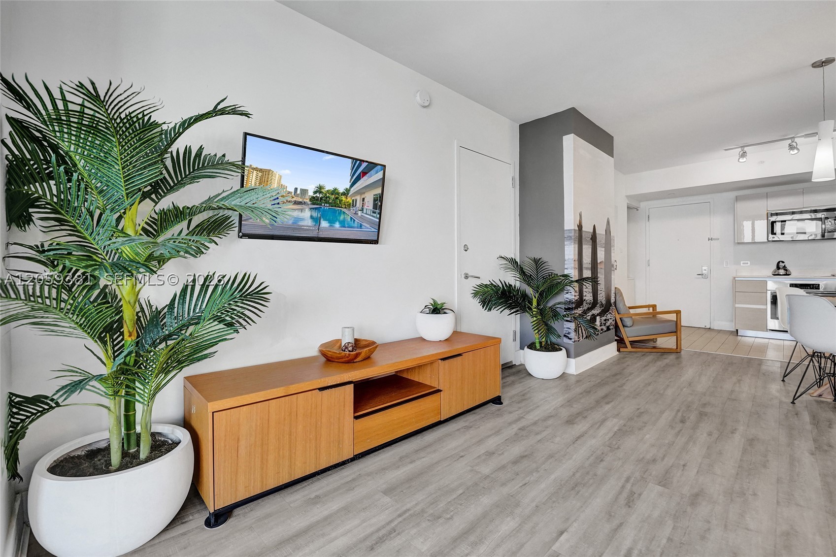 BEACHWALK CONDOMINIUM - Residential