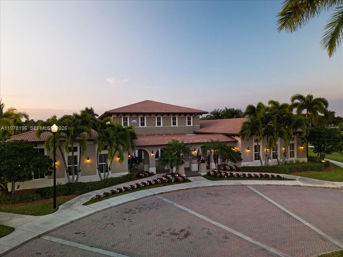 THE SHORES CONDO NO 2 - Residential Lease