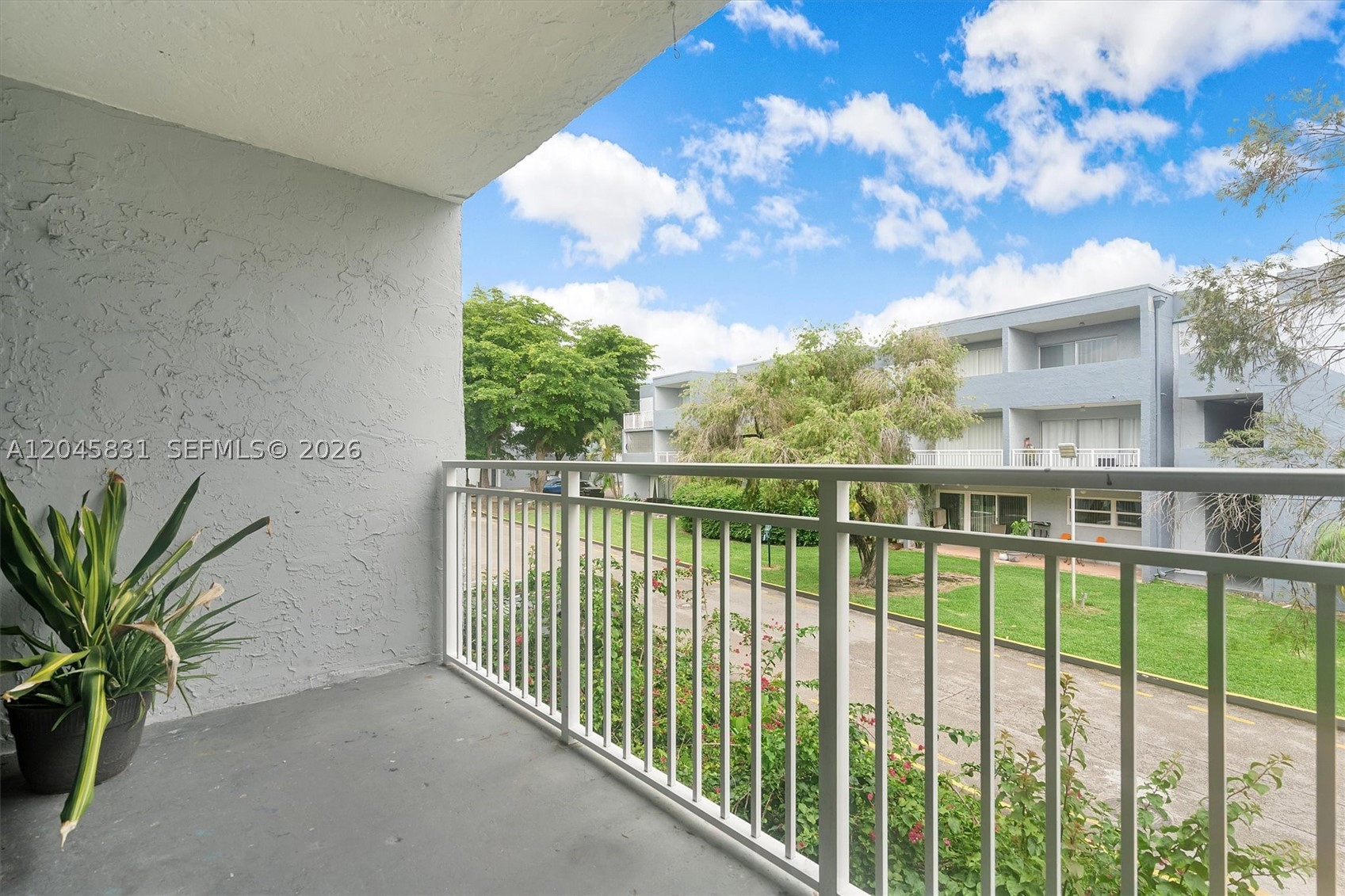 THE BEACH CLUB FONTAINEBL - Residential Lease