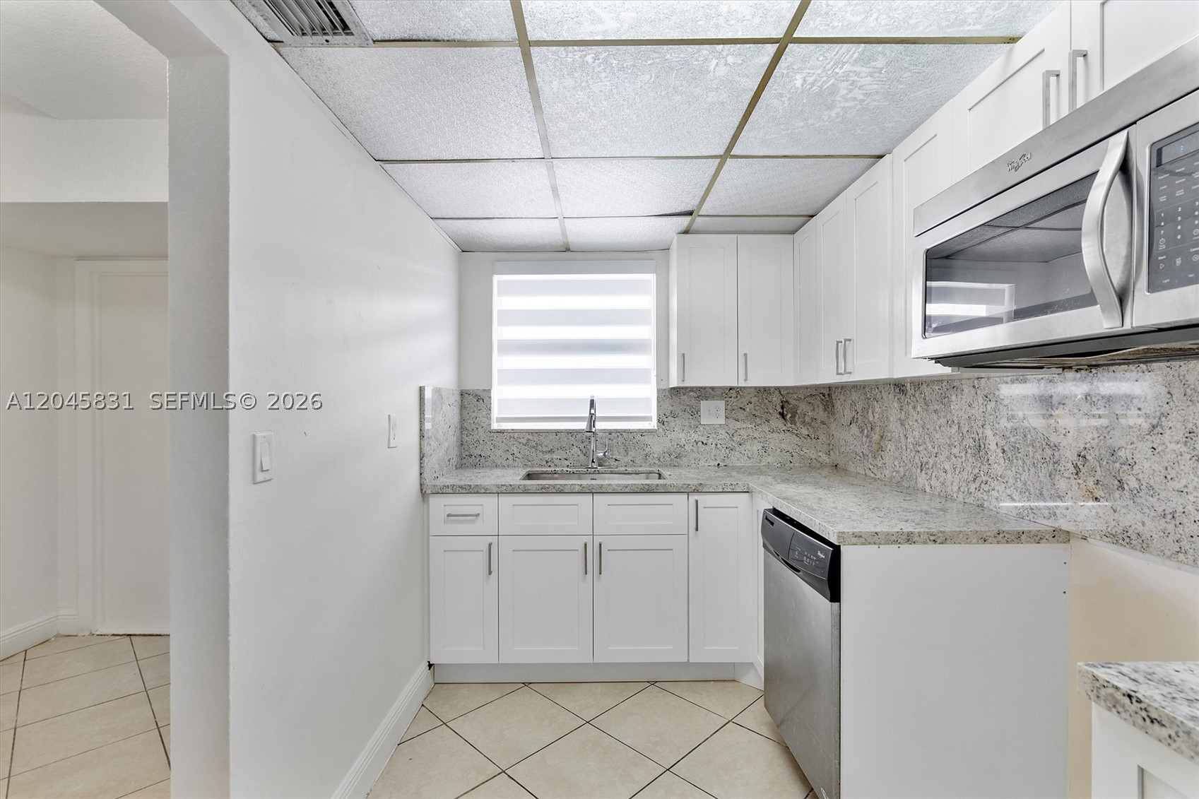 THE BEACH CLUB FONTAINEBL - Residential Lease