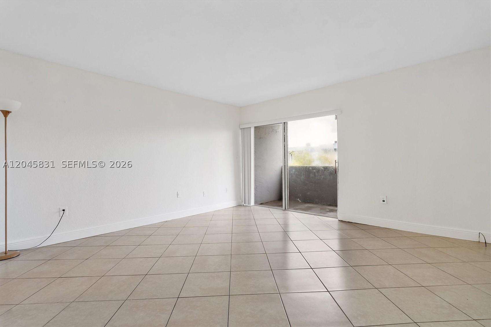 THE BEACH CLUB FONTAINEBL - Residential Lease
