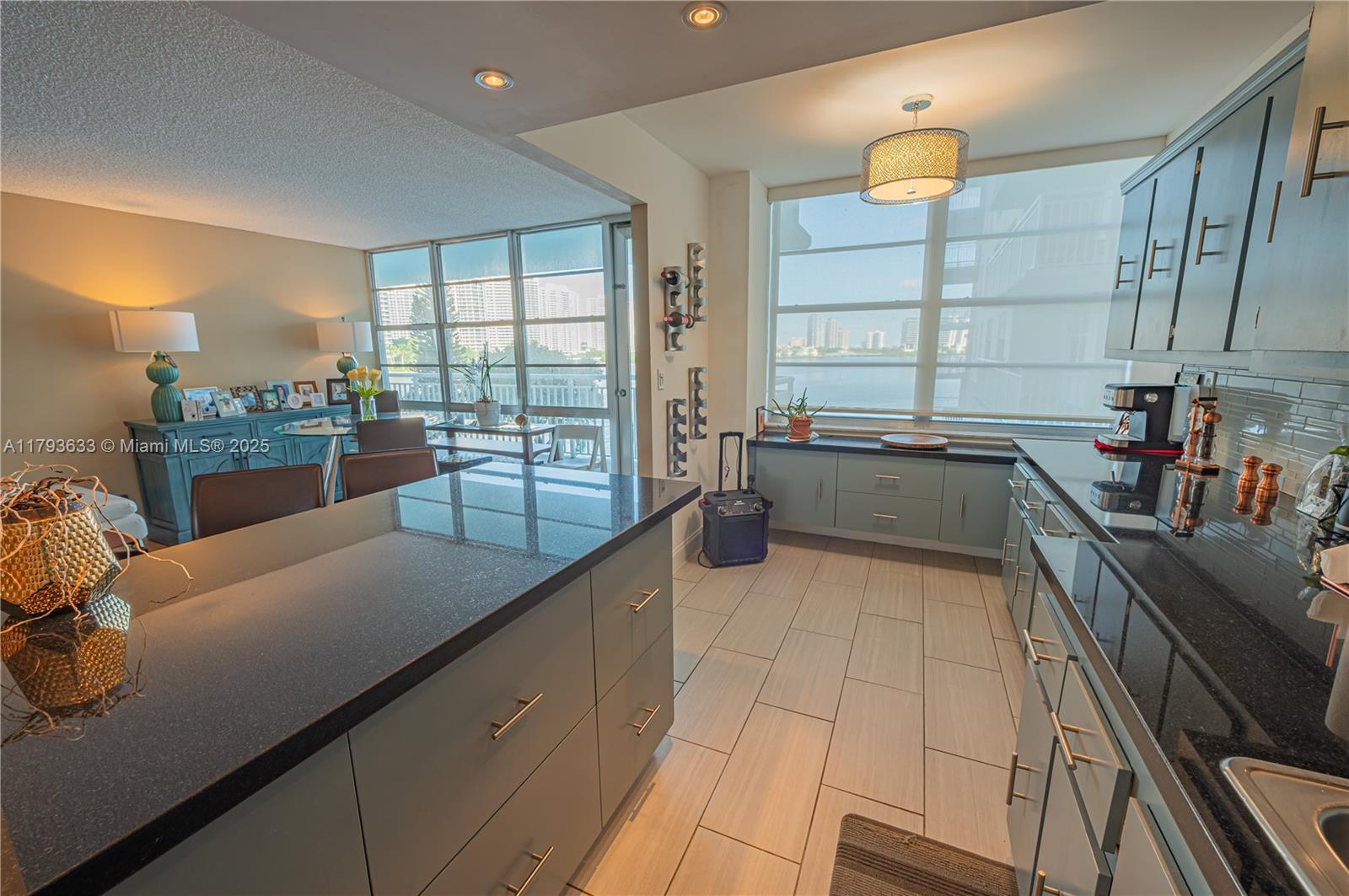 WINSTON TOWERS 500 CONDO - Residential