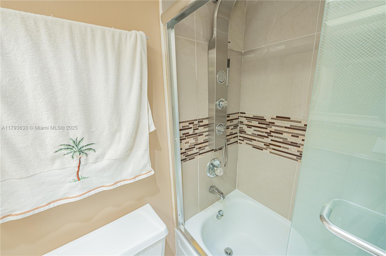 WINSTON TOWERS 500 CONDO - Residential