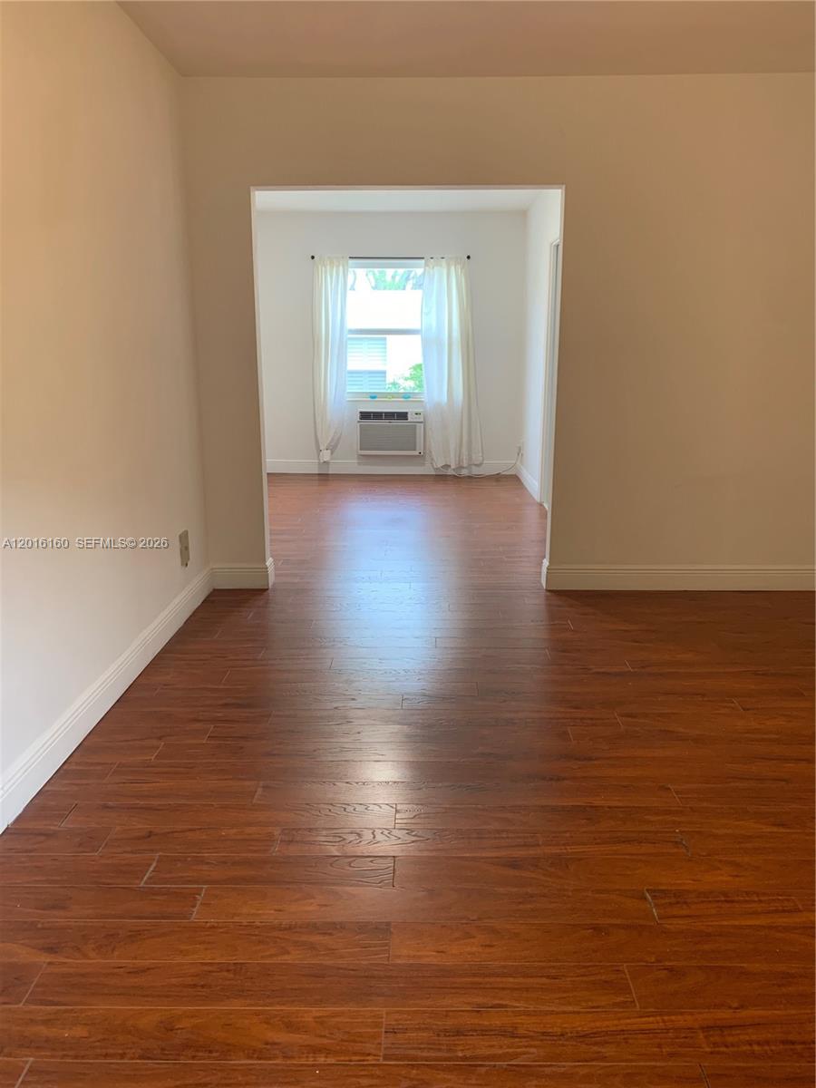 SHORES PLAZA EAST CONDO - Residential