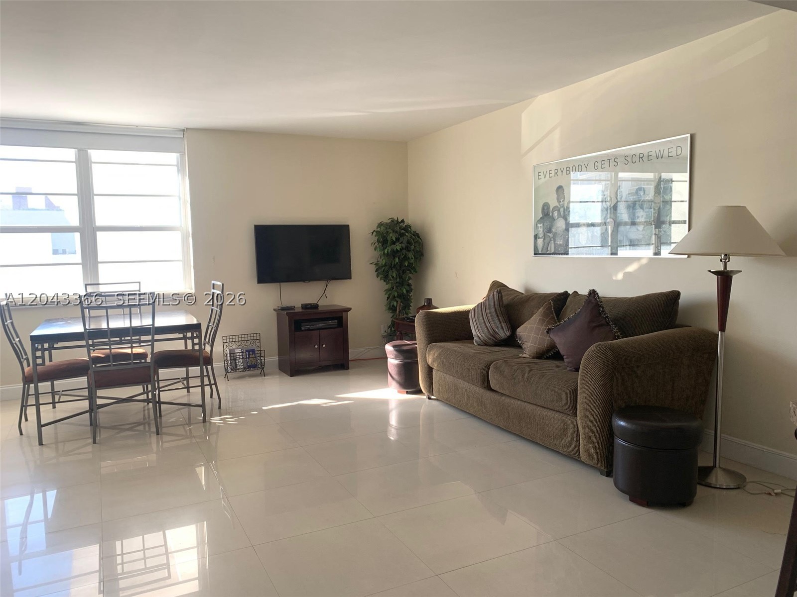 THE DECOPLAGE CONDO - Residential Lease