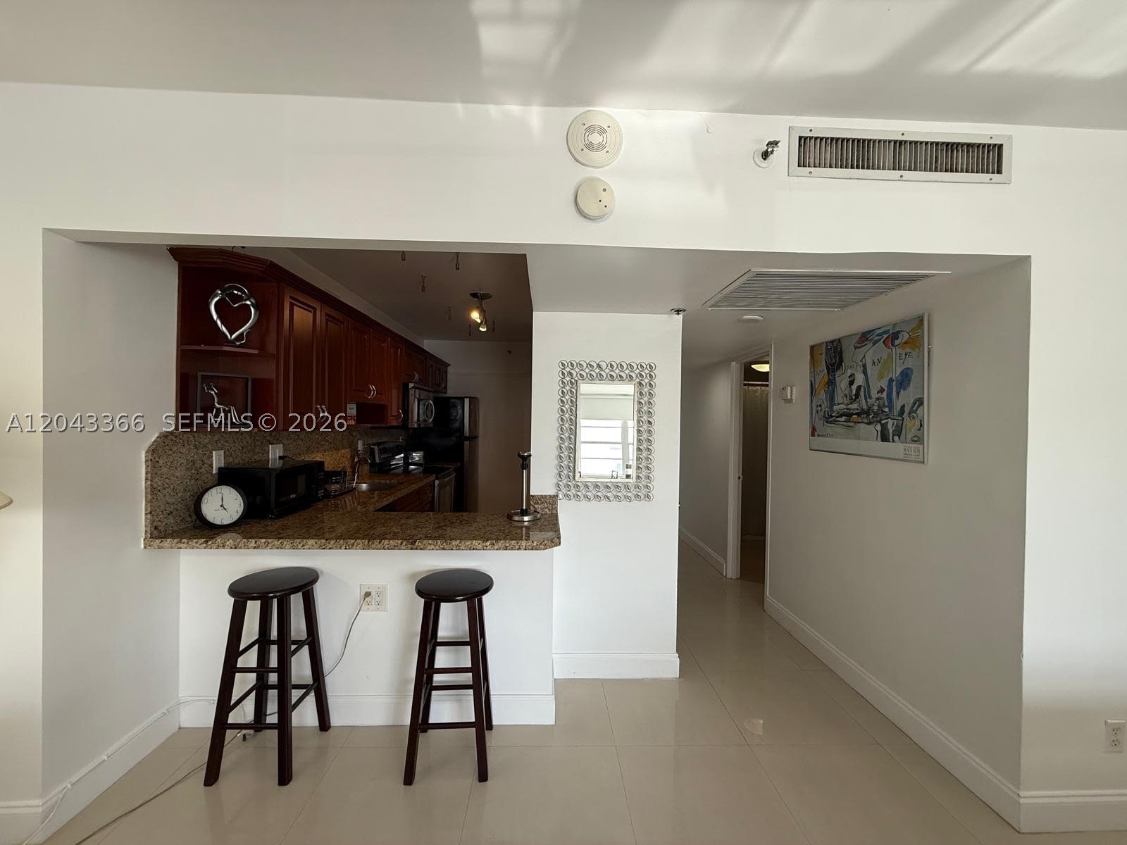 THE DECOPLAGE CONDO - Residential Lease