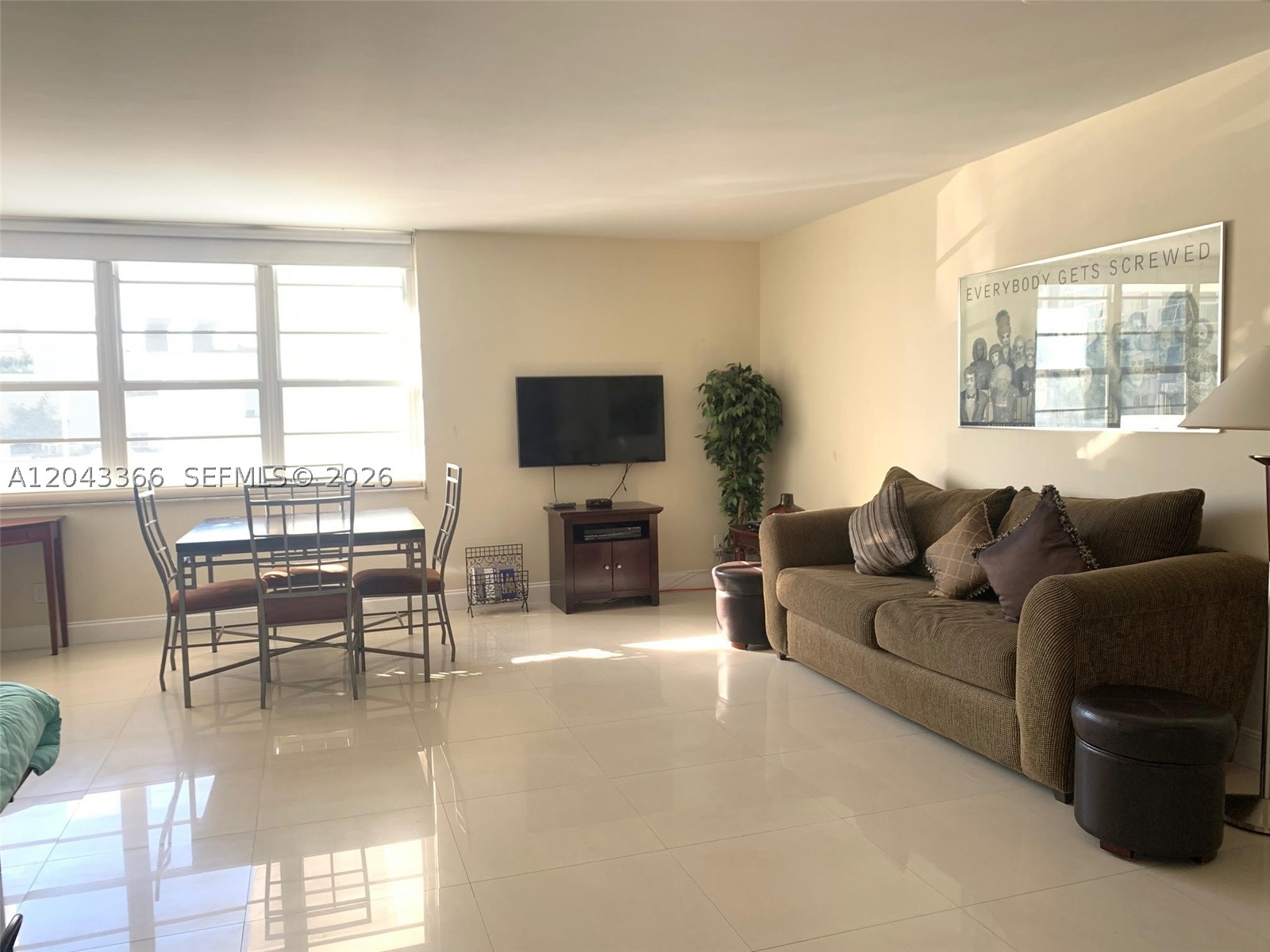 THE DECOPLAGE CONDO - Residential Lease