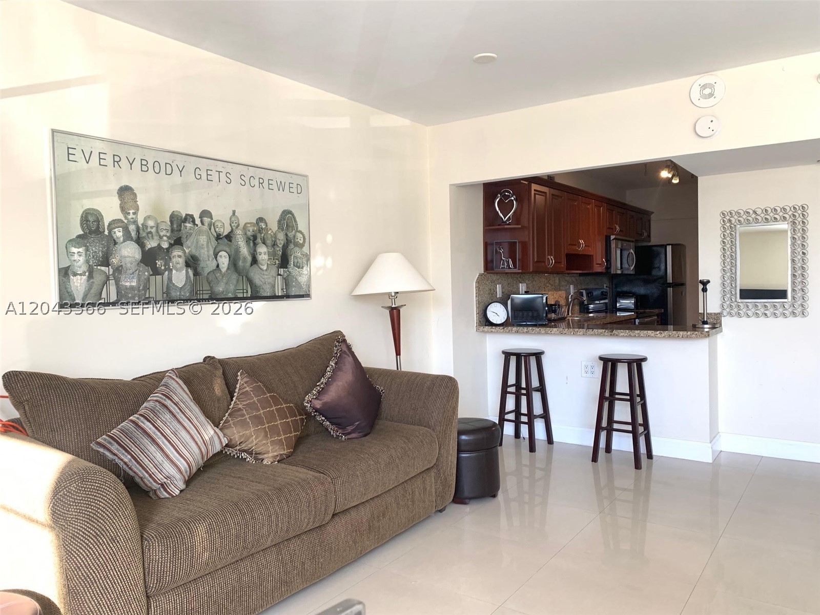 THE DECOPLAGE CONDO - Residential Lease