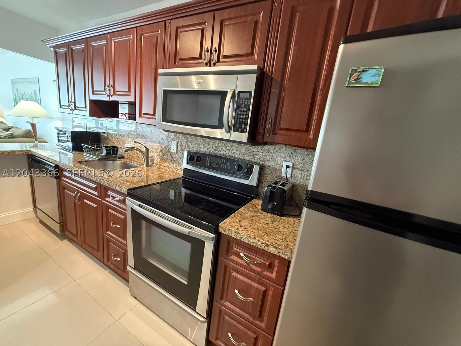 THE DECOPLAGE CONDO - Residential Lease