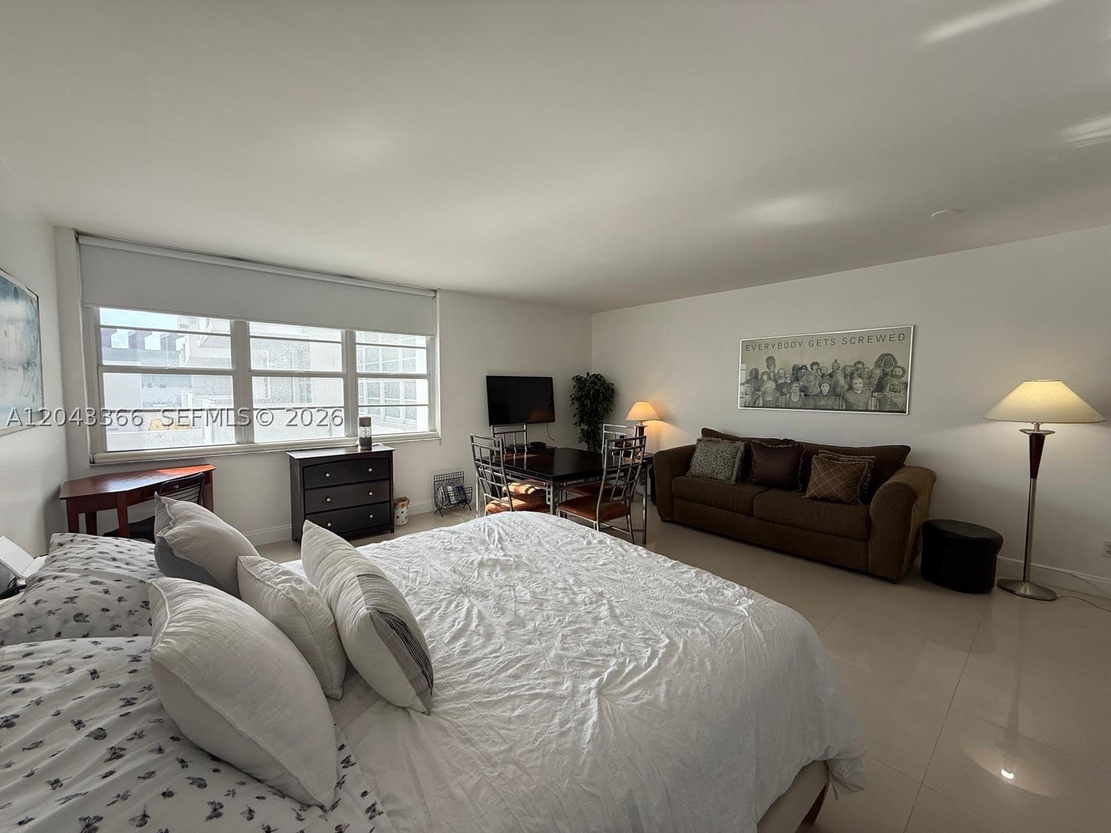 THE DECOPLAGE CONDO - Residential Lease