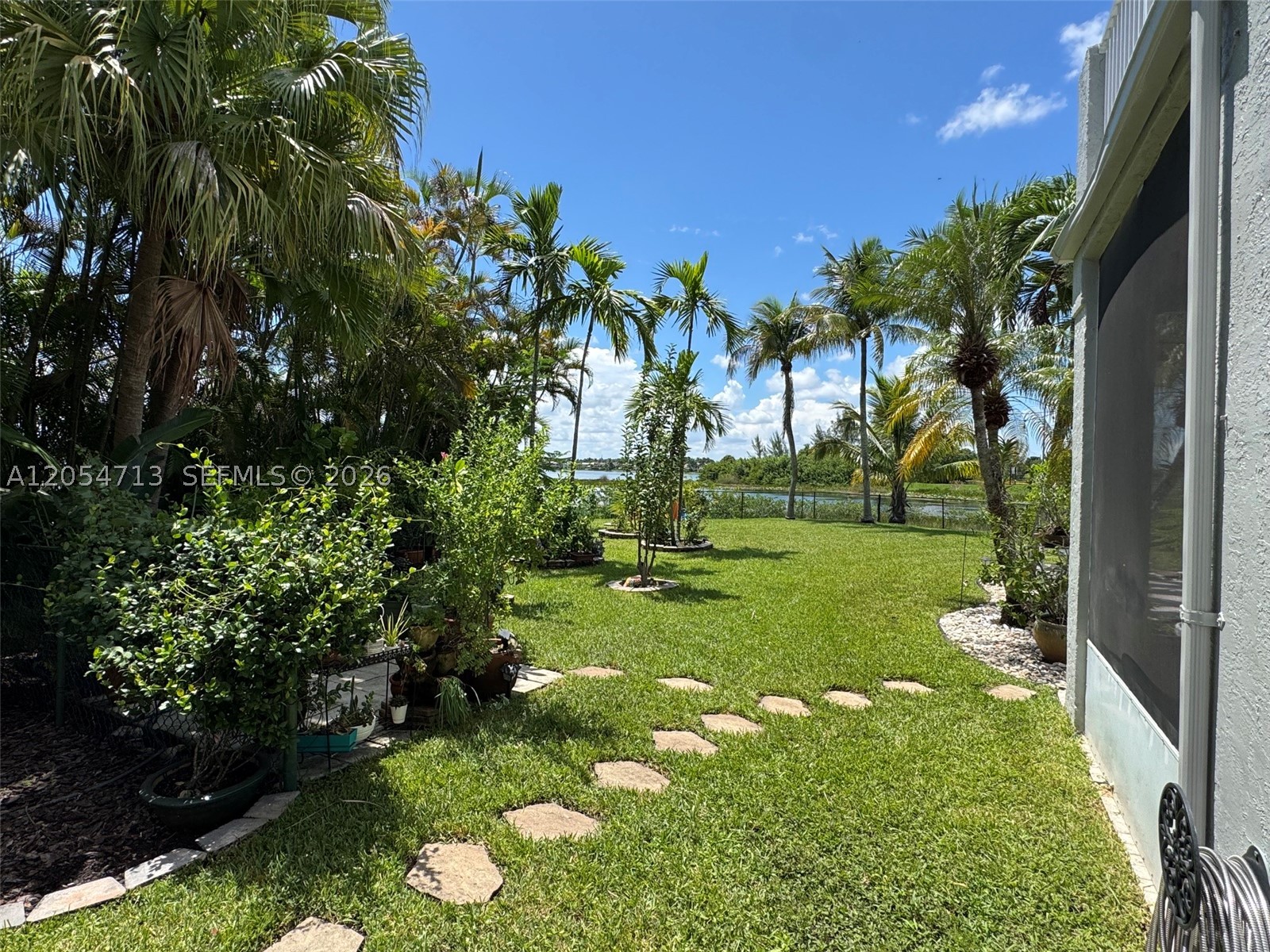 PEMBROKE SHORES - Residential