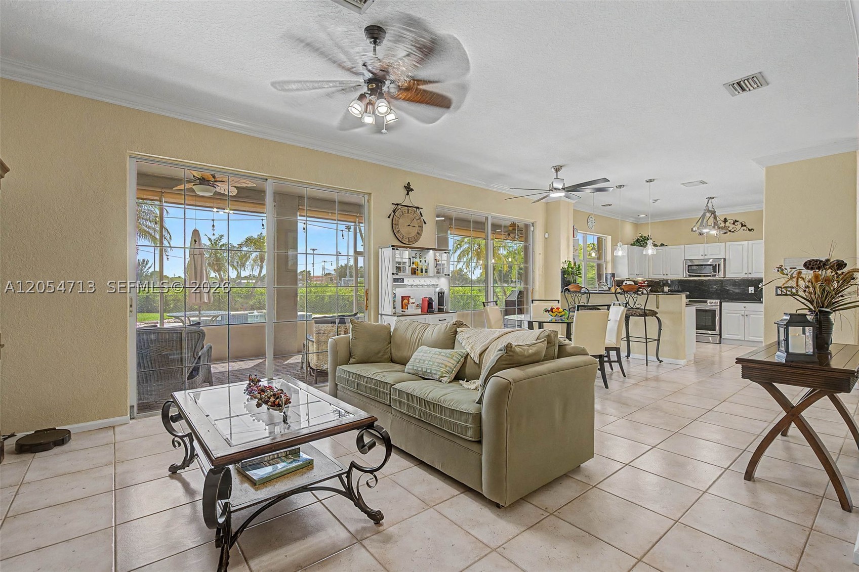 PEMBROKE SHORES - Residential