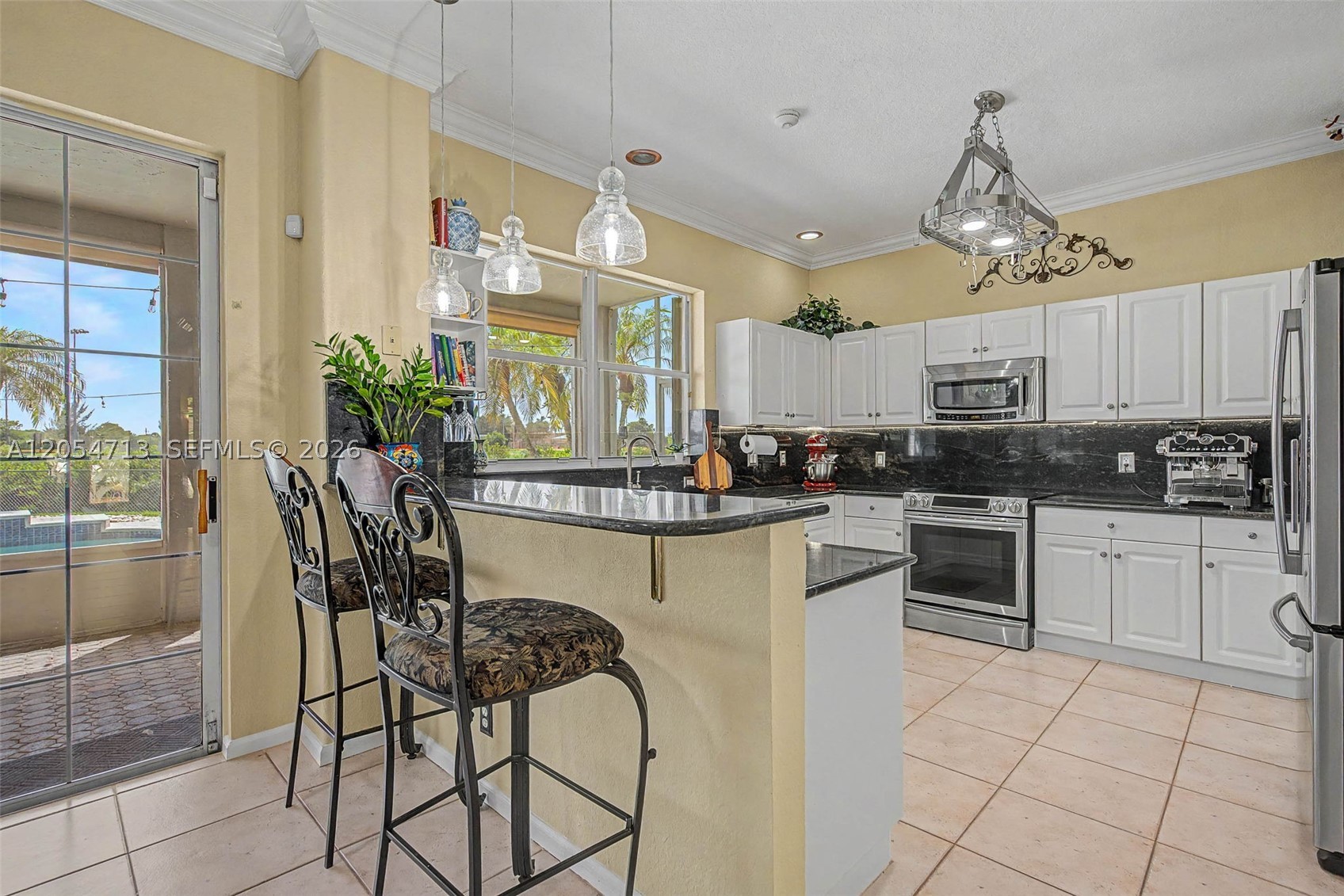 PEMBROKE SHORES - Residential