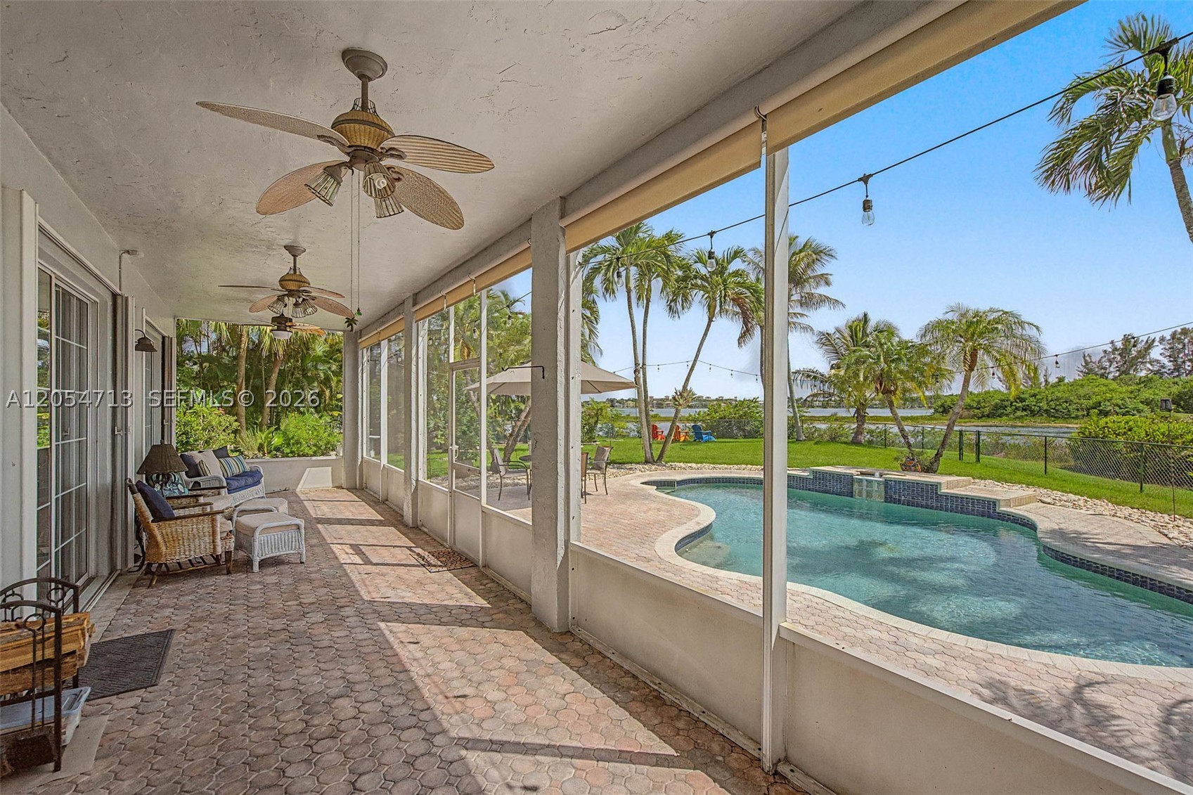 PEMBROKE SHORES - Residential