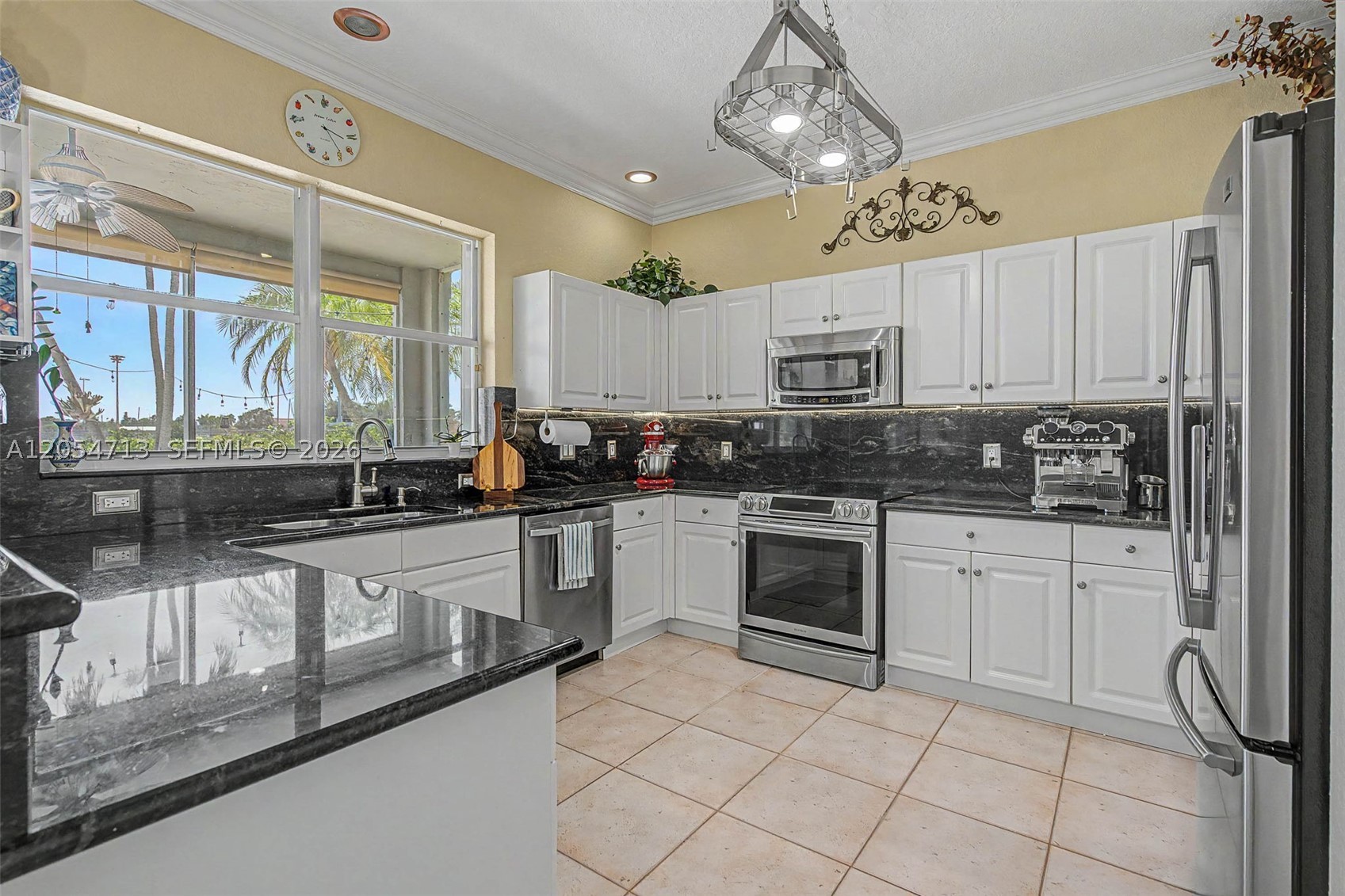 PEMBROKE SHORES - Residential
