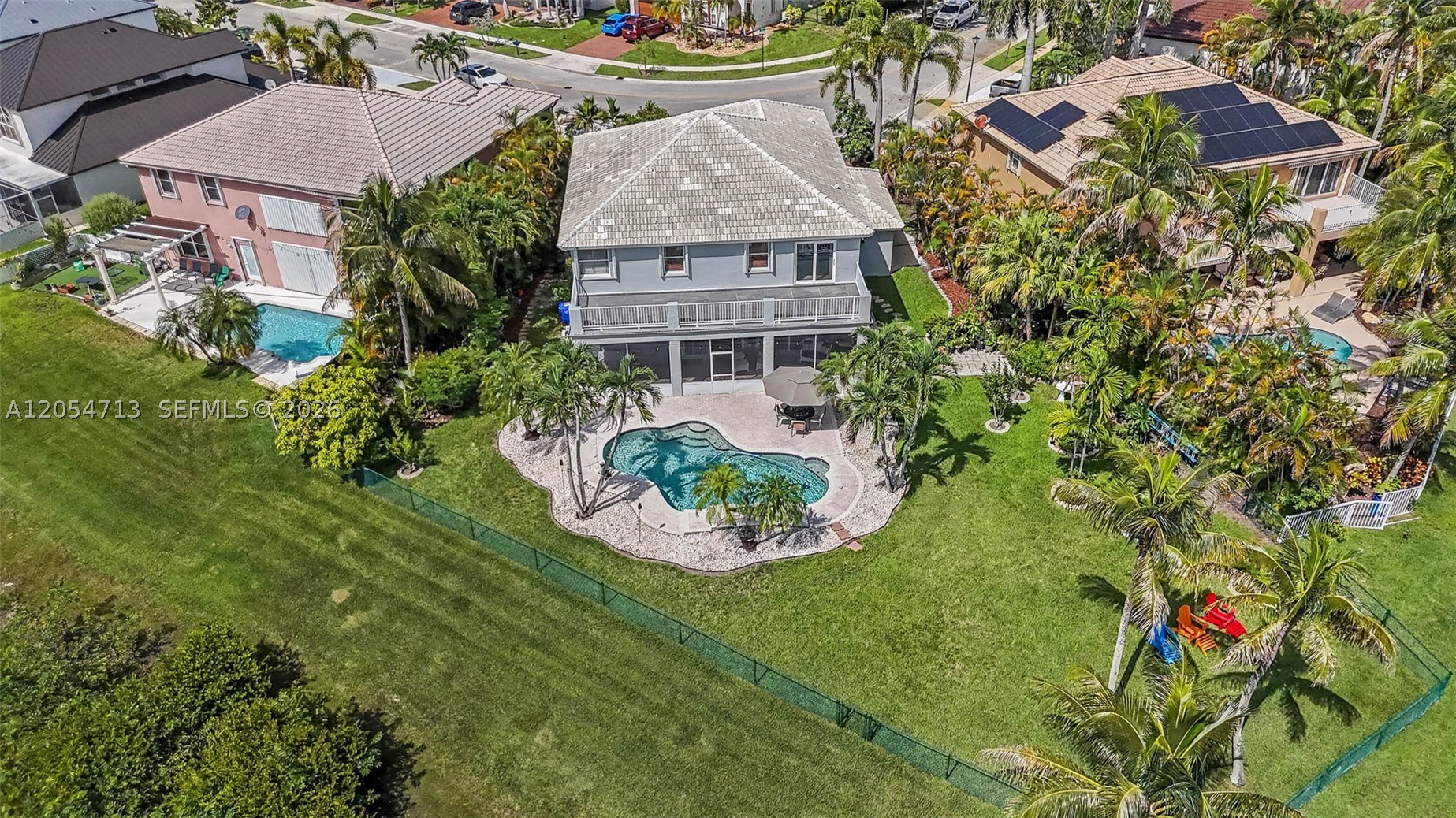 PEMBROKE SHORES - Residential