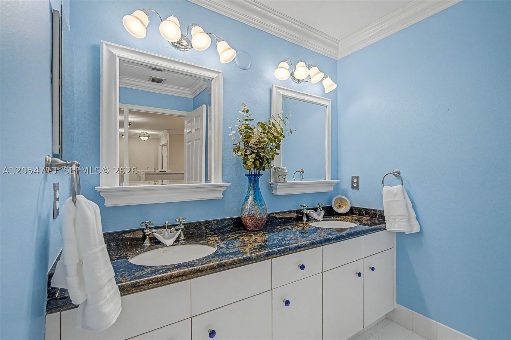 PEMBROKE SHORES - Residential