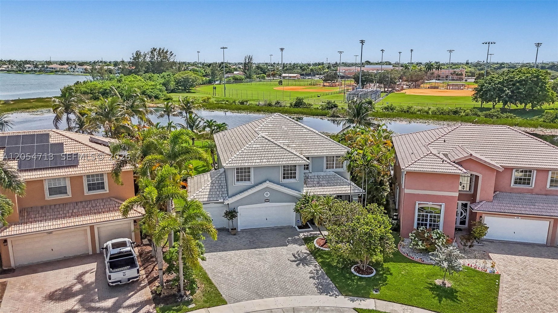 PEMBROKE SHORES - Residential