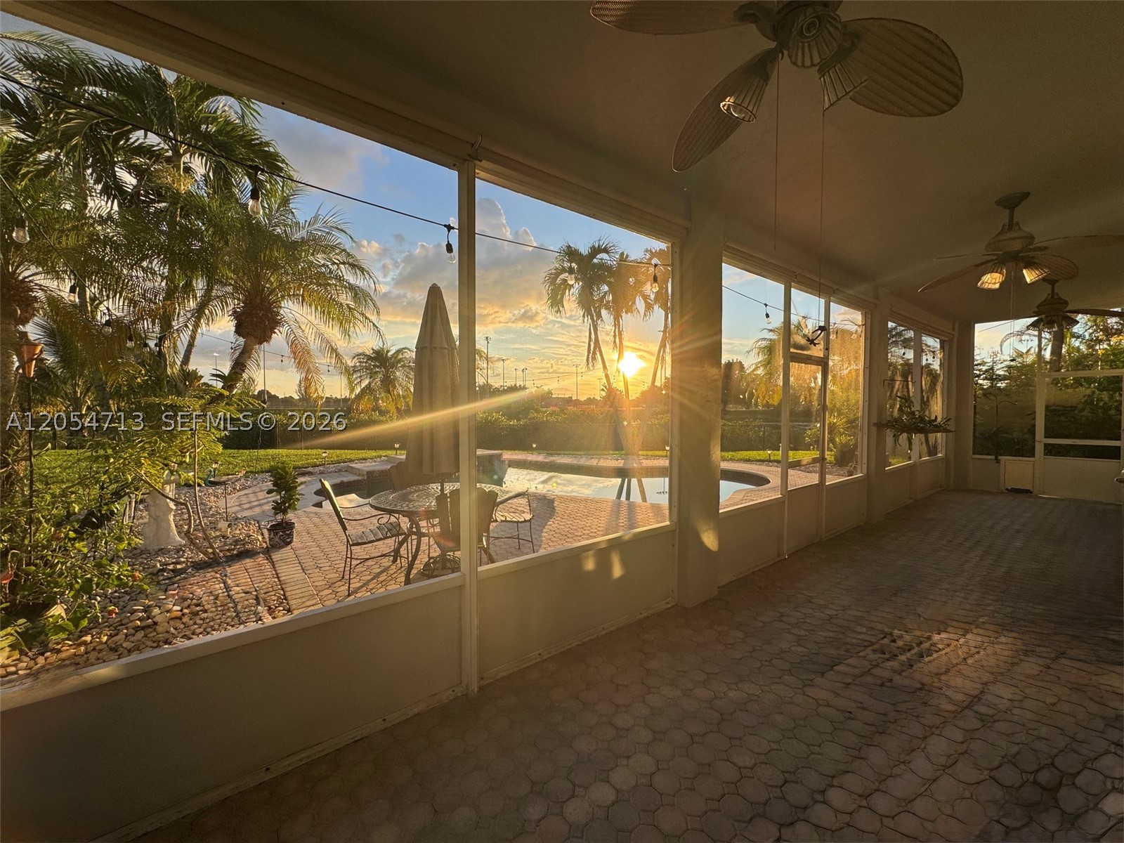 PEMBROKE SHORES - Residential