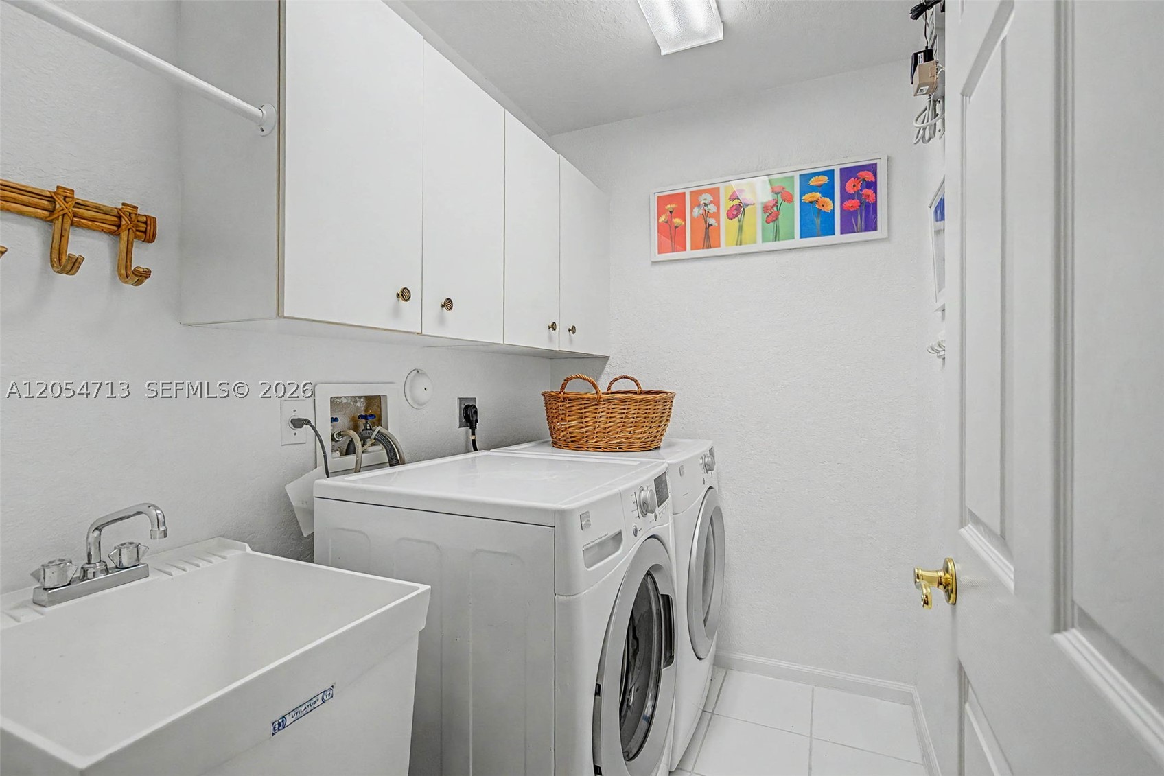 PEMBROKE SHORES - Residential