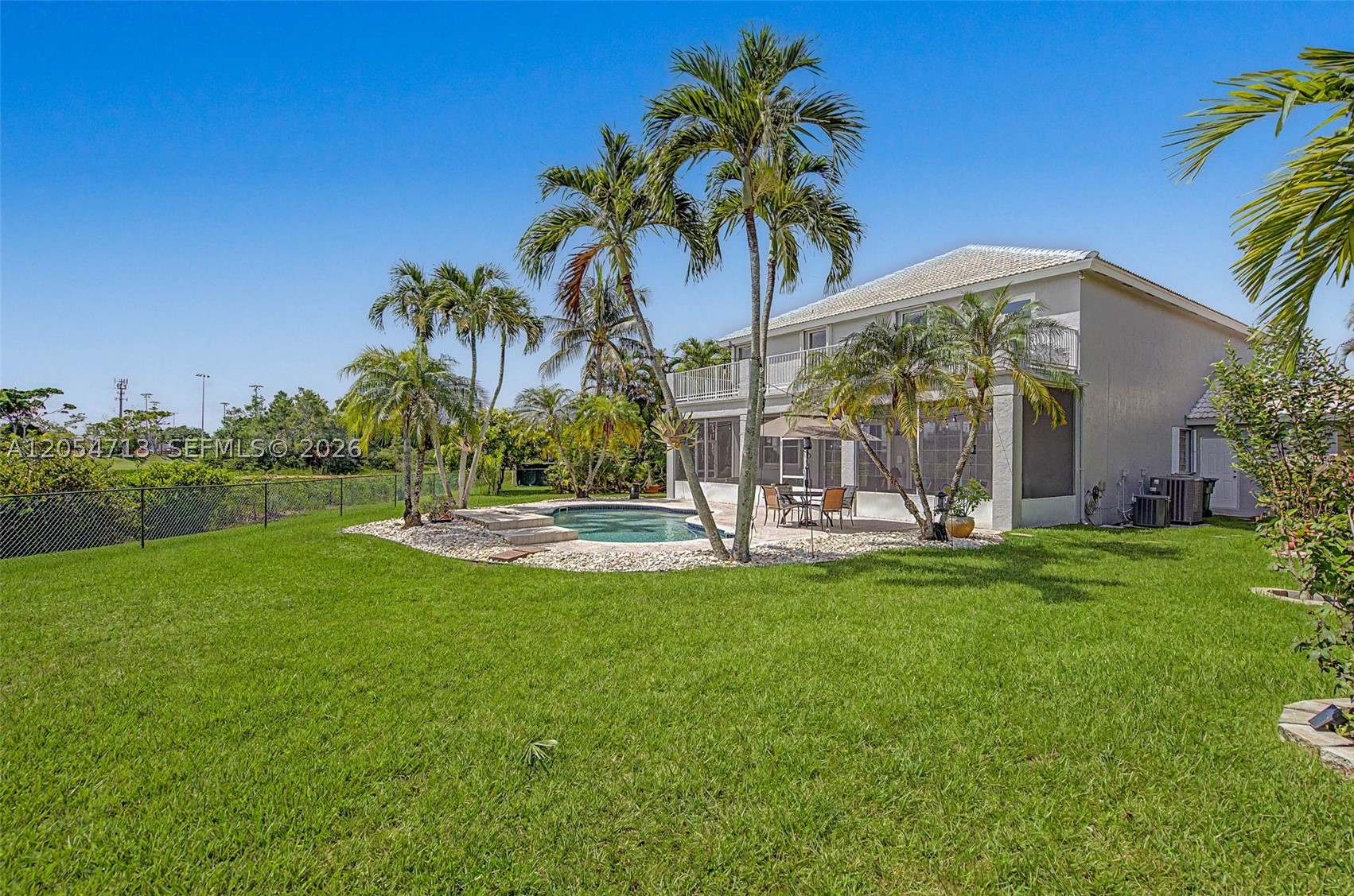PEMBROKE SHORES - Residential