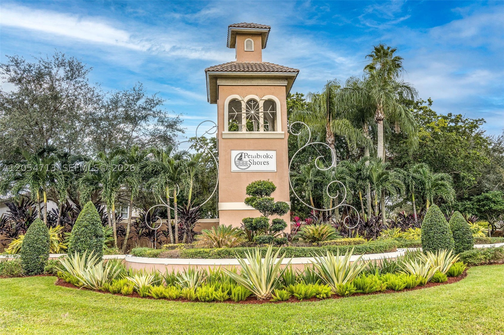 PEMBROKE SHORES - Residential