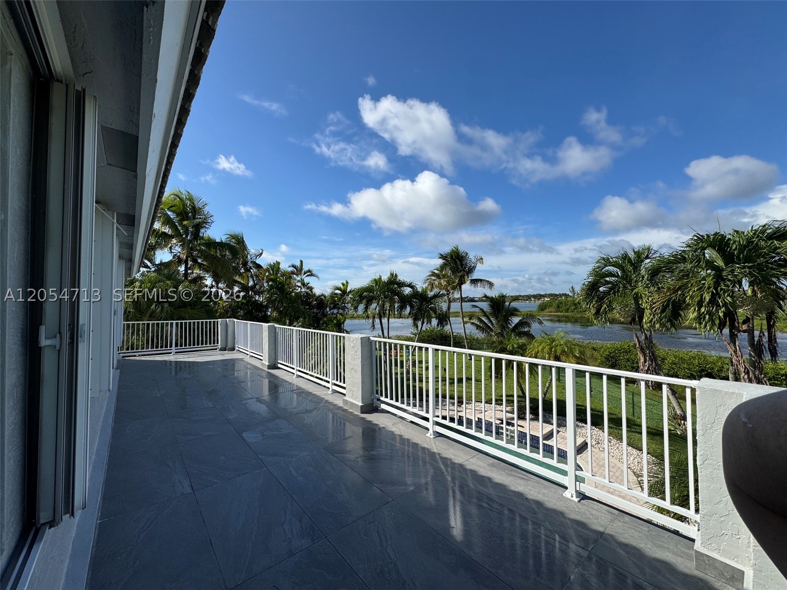 PEMBROKE SHORES - Residential