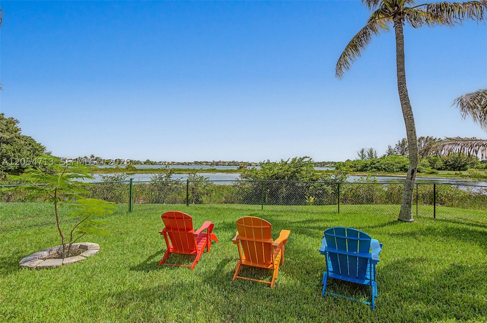 PEMBROKE SHORES - Residential